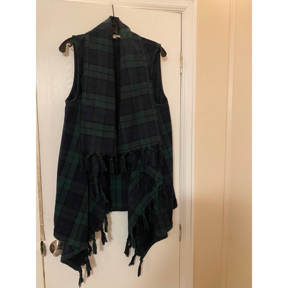 Plaid entro tasseled wrap - Picture 1 of 4